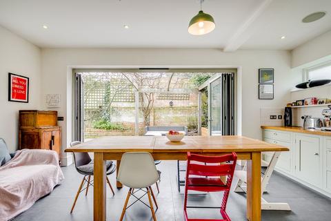 43 Seymour Gardens, Twickenham, TW1 3AR