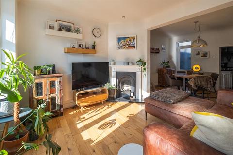 15 Brook Lane North, Brentford, TW8 0QW