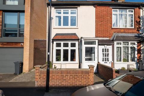 15 Brook Lane North, Brentford, TW8 0QW