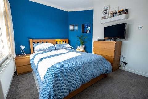 15 Brook Lane North, Brentford, TW8 0QW