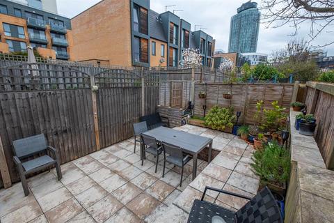 15 Brook Lane North, Brentford, TW8 0QW