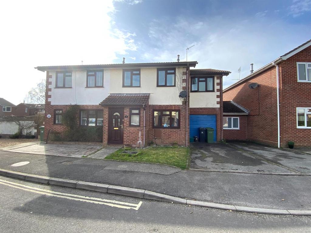 Nightingale Drive, Weymouth 3 bed semidetached house £220,000