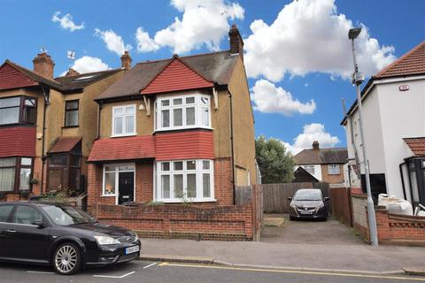9 Bennett Road, Romford, RM6 6ES