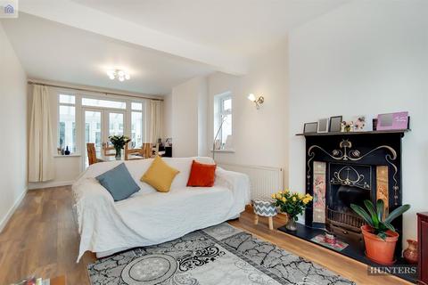 9 Bennett Road, Romford, RM6 6ES