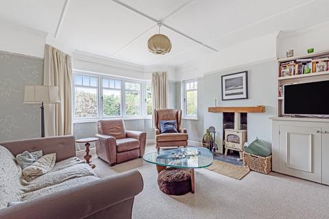 91 Ember Lane, Esher, KT10 8EQ