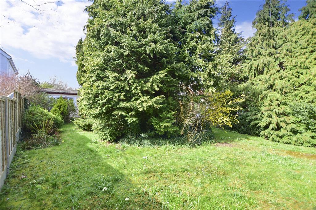 Marshall Road, Rainham, Gillingham, Kent 2 bed detached bungalow £365,000