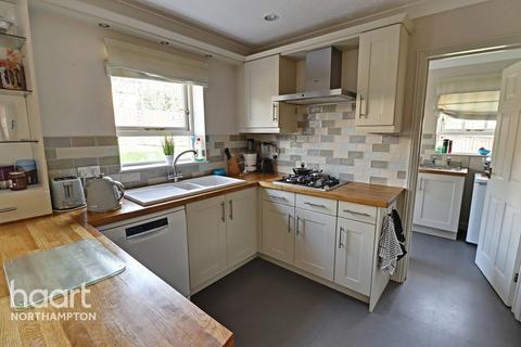 19 Colonial Drive, Northampton, NN4 0BL