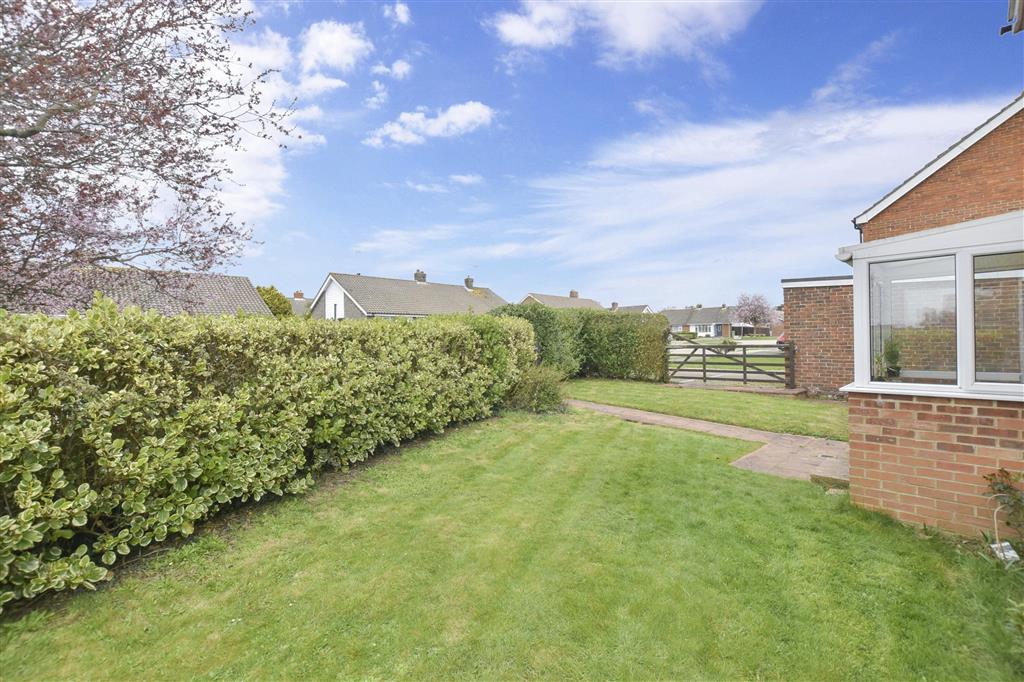Chantryfield Road, Angmering, West Sussex 3 bed semidetached house £