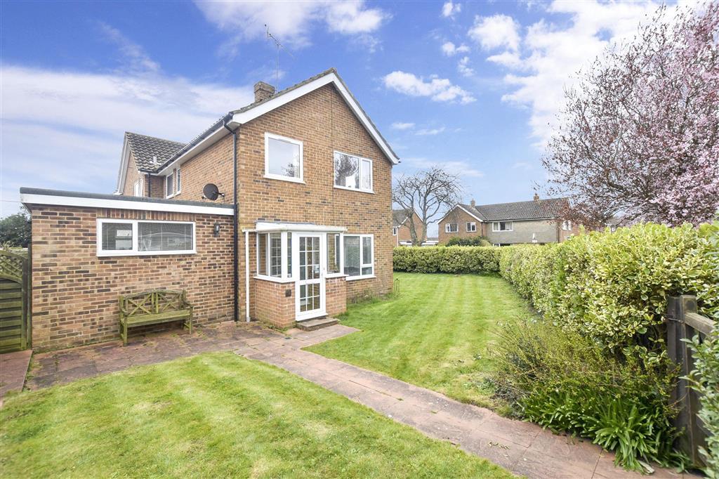 Chantryfield Road, Angmering, West Sussex 3 bed semidetached house £