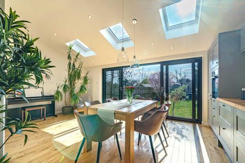 135 Chiltern Road, Caversham, Reading, RG4 5JG