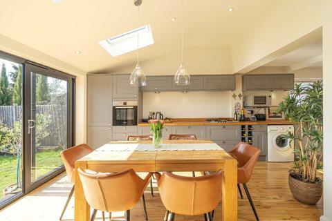 135 Chiltern Road, Caversham, Reading, RG4 5JG