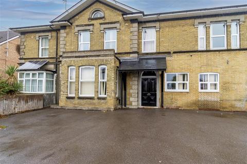 3 bedroom maisonette to rent, Winchester Road, Southampton
