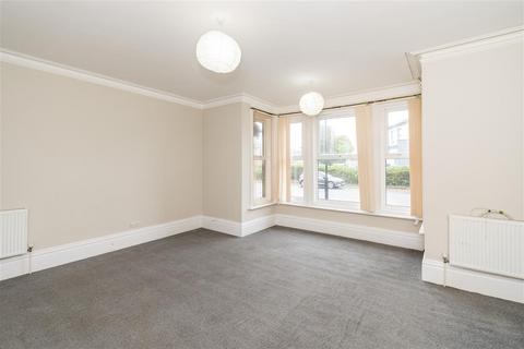 3 bedroom maisonette to rent, Winchester Road, Southampton