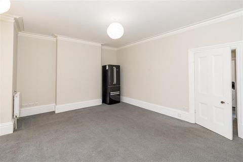 3 bedroom maisonette to rent, Winchester Road, Southampton