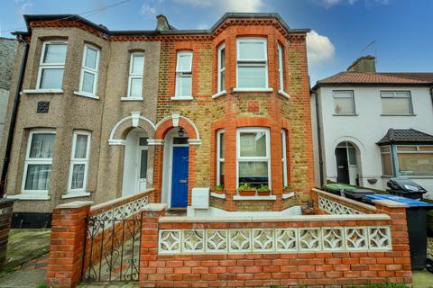 74 Raynton Road, Enfield, EN3 6BS