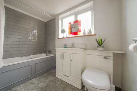 74 Raynton Road, Enfield, EN3 6BS