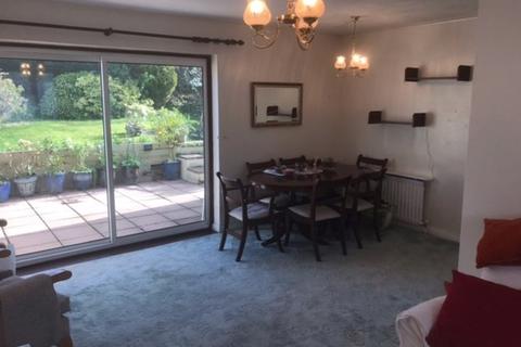 8 Bishops Close, Fernhurst, Haslemere, GU27 3NY