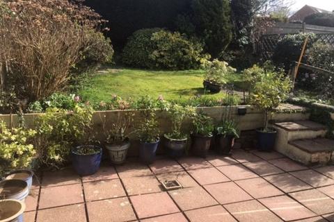 8 Bishops Close, Fernhurst, Haslemere, GU27 3NY