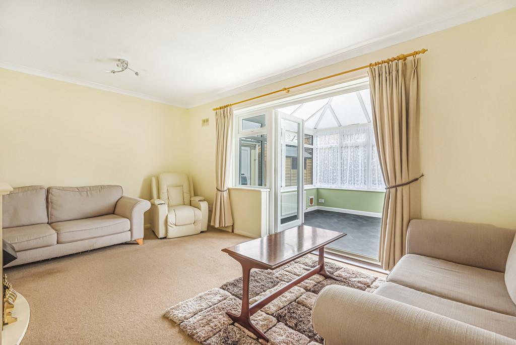 Damask Way, Warminster 3 bed detached bungalow £335,000