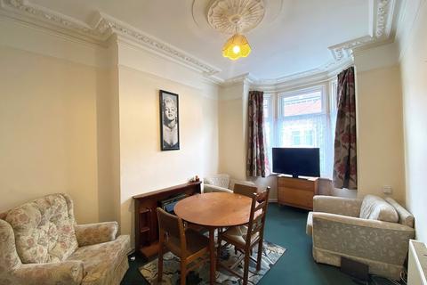 4 bedroom terraced house to rent, Chetwynd Road, Southsea