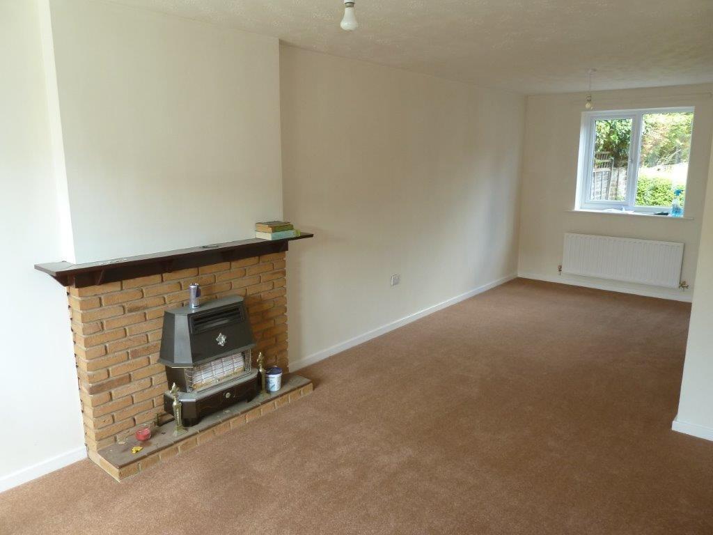 Clark Drive, Melton Mowbray 3 bed semidetached house £725 pcm (£167 pw)