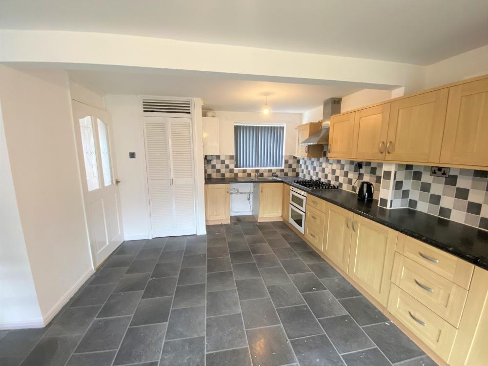 Ashbourne Crescent Ingol PR2 3ZQ 5 bed terraced house £795 pcm (£183 pw)