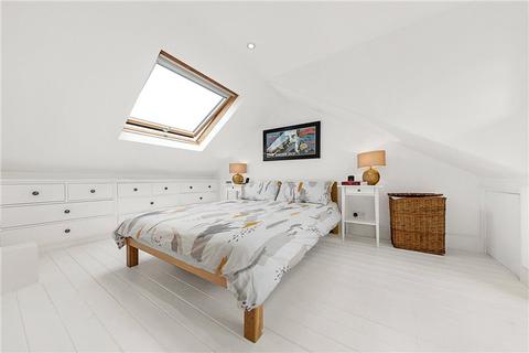54 Ambergate Street, London, SE17 3RX