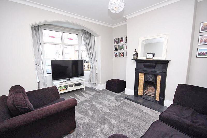 QUEENS PARADE, CLEETHORPES 3 bed end of terrace house £225,000