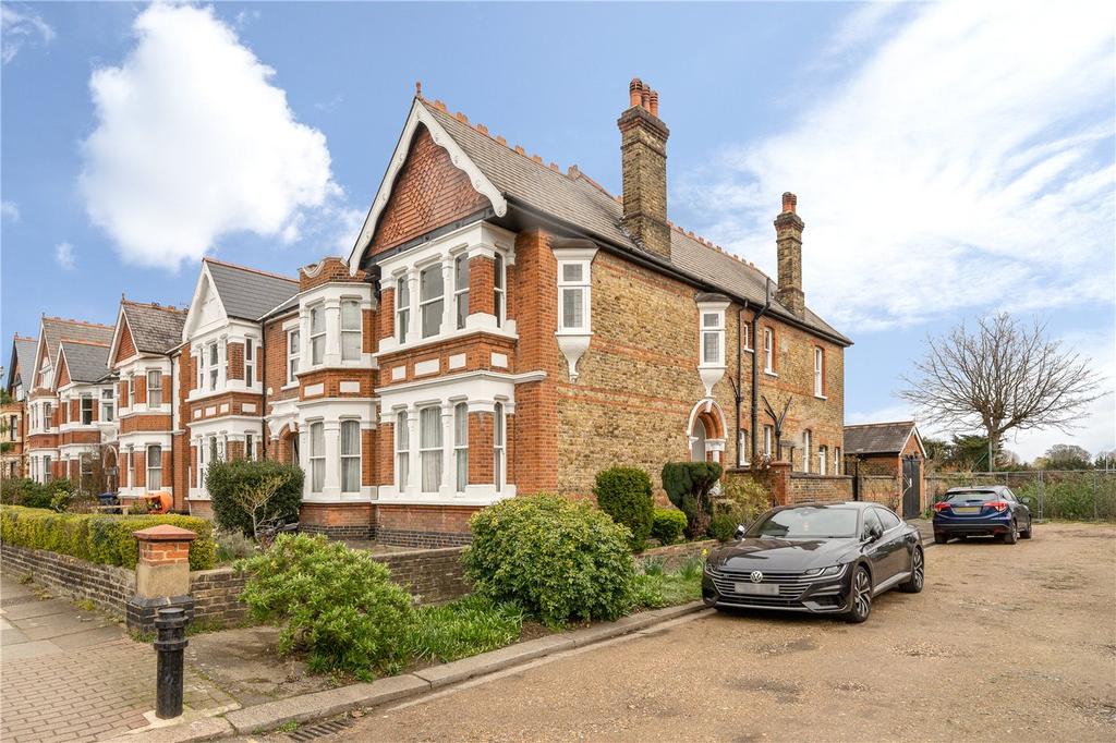 Twyford Avenue, London, W3 6 bed semidetached house £1,699,950