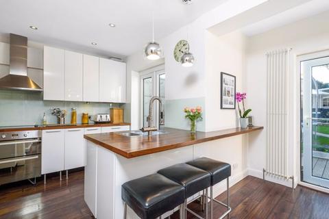 42 Cowper Close, Welling, DA16 2JT