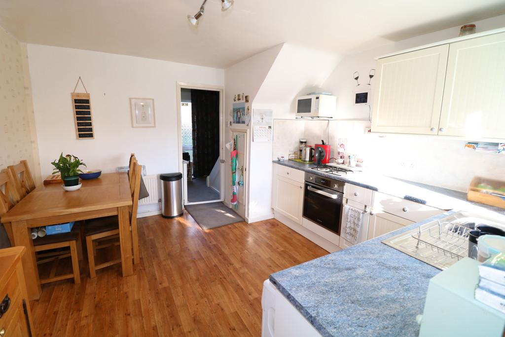 ster Avenue, Kenilworth 3 bed end of terrace house £315,000