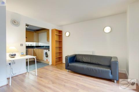 2 bedroom apartment to rent, Cassilis Road, London E14