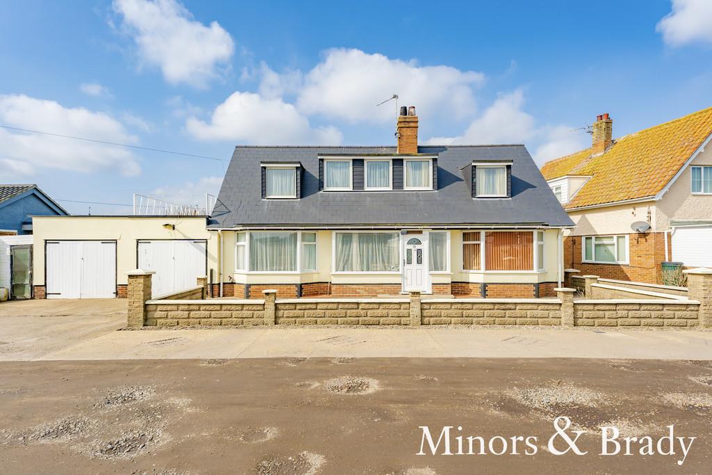 California Avenue, Scratby 4 bed chalet £330,000