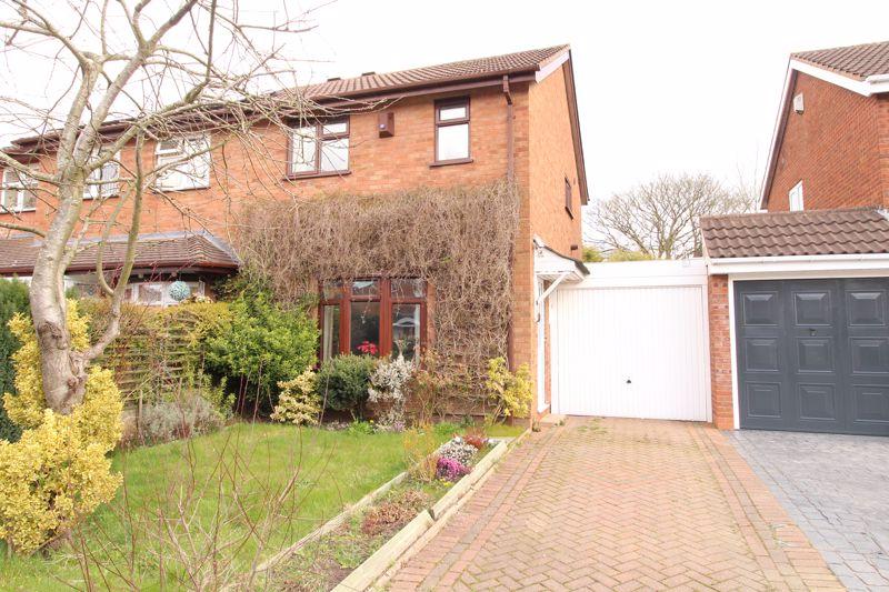 Cherwell Drive, Brownhills, Walsall, WS8 7LG 3 bed semidetached house £140,000