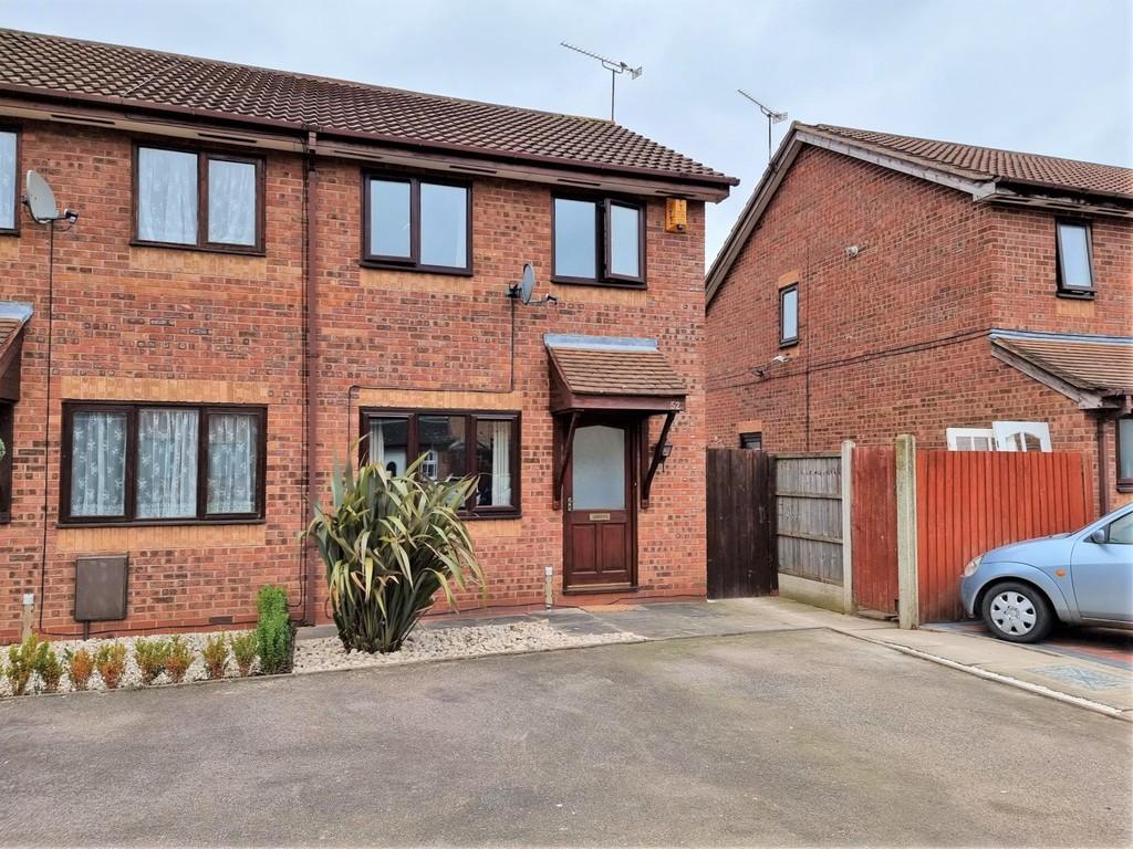 Kenilworth Drive, Weavers Green, Nuneaton 2 bed end of terrace house