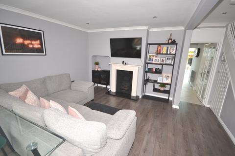 8 Clover Leas, Epping, CM16 5EA