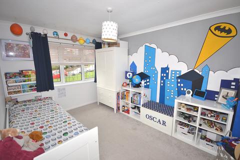 8 Clover Leas, Epping, CM16 5EA