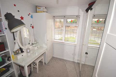 8 Clover Leas, Epping, CM16 5EA