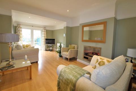 82 Ashlea Road, Wirral, CH61 5UW