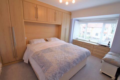 82 Ashlea Road, Wirral, CH61 5UW