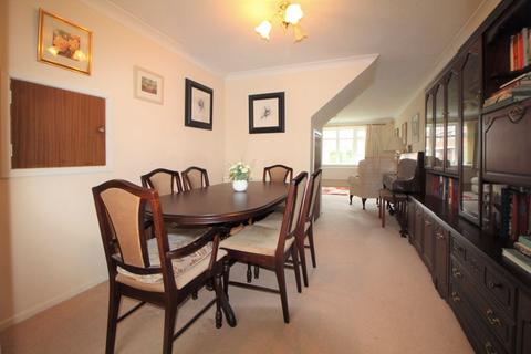 11 Heythrop Drive, Wirral, CH60 1YQ