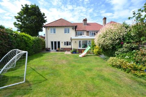 35 Beachcroft Road, Wirral, CH47 6BD