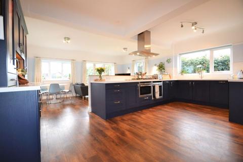 35 Beachcroft Road, Wirral, CH47 6BD