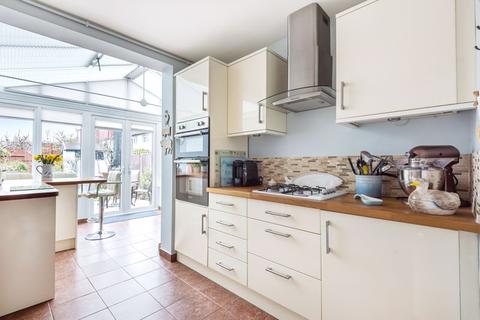 32 River Gardens, Carshalton, SM5 2NH