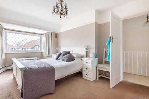 32 River Gardens, Carshalton, SM5 2NH