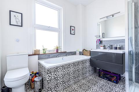 65 Craigton Road, London, SE9 1QE