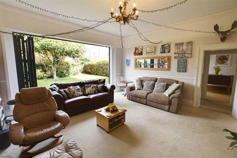 Flat 3, 50 Bromyard Road, Worcester, WR2 5DA
