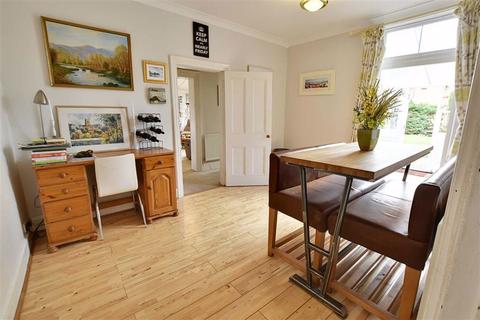 Flat 3, 50 Bromyard Road, Worcester, WR2 5DA