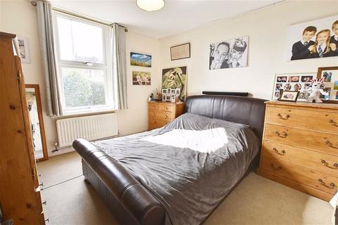 Flat 3, 50 Bromyard Road, Worcester, WR2 5DA