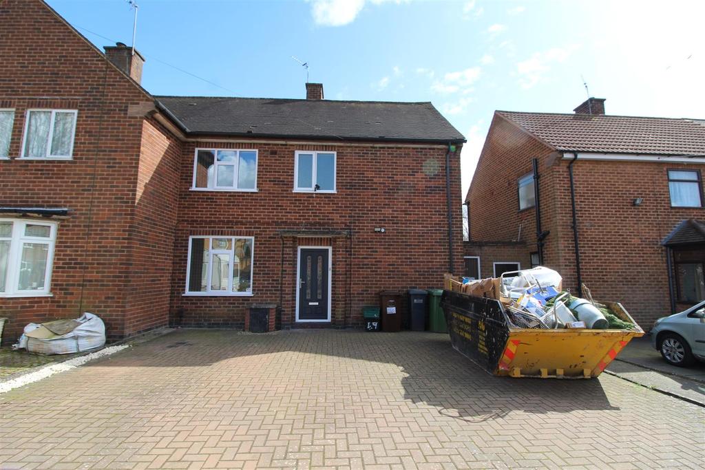 Arbury Hall Road, Shirley, Solihull 3 bed house £995 pcm (£230 pw)
